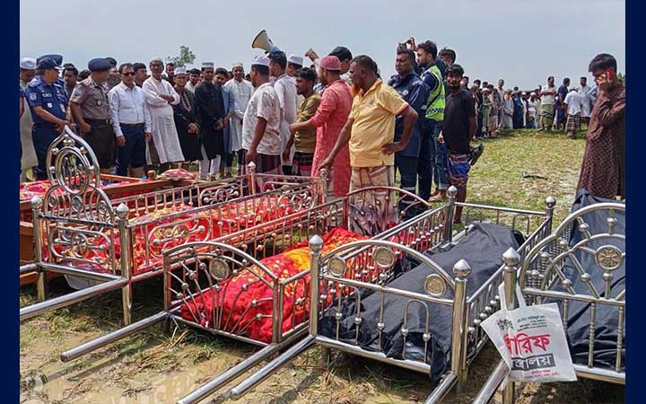 চিরনিদ্রায় শায়িত নওগাঁর ১০ যুবক, শোকে স্তব্ধ