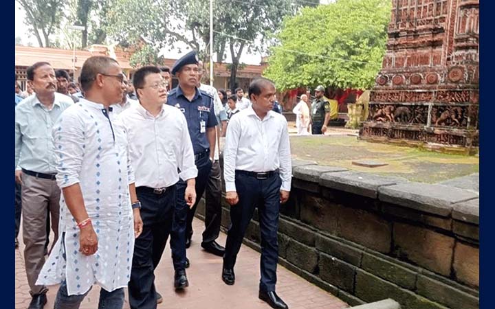 দিনাজপুরের কান্তজীউ মন্দির পরিদর্শনে চীনা রাষ্ট্রদূত