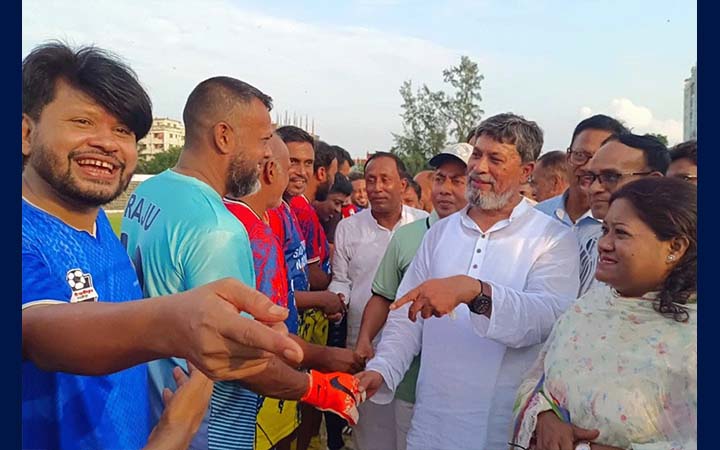 মাদারীপুরে প্রীতি ফুটবল: নারায়ণগঞ্জ সোনালী অতীত ক্লাবের জয়