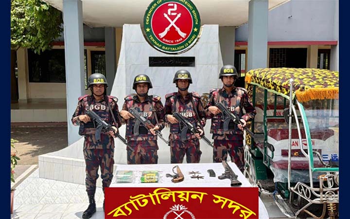 টেকনাফে মাদক ও অস্ত্র উদ্ধার
