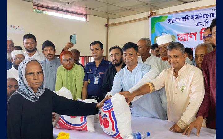 শপথের পরদিনই বন্যাদুর্গতদের পাশে এমপি সরোয়ার