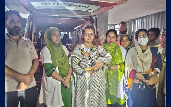 গজারিয়ায় ডাস্টবিন থেকে উদ্ধার নবজাতকের বৈধ অভিভাবকত্ব হস্তান্তর