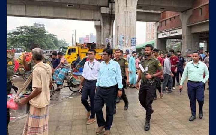 উত্তরা উত্তর মেট্রোরেল স্টেশনে অভিযান, সরানো হলো ১২ অবৈধ দোকান