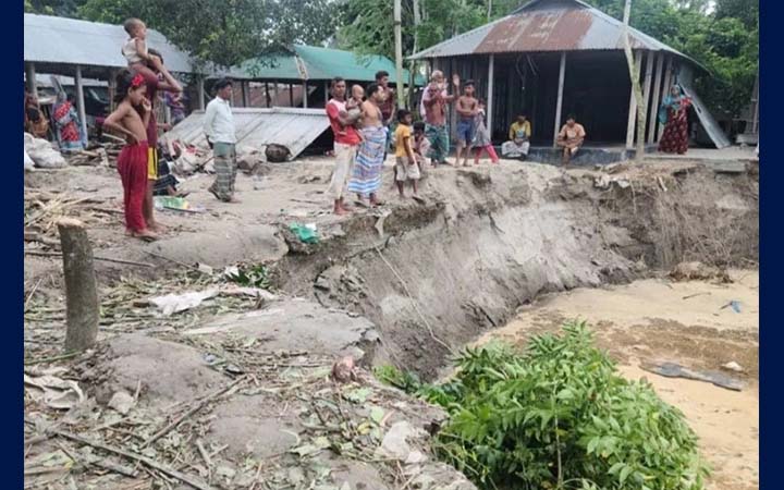 গাইবান্ধায় ২৫ পয়েন্টে তীব্র ভাঙন: হুমকিতে শিক্ষা প্রতিষ্ঠান, আতঙ্কে নদীপাড়ের মানুষ