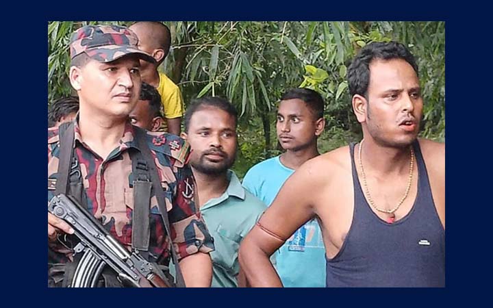 বাংলাদেশি বৃদ্ধকে ফেরত দেয়ার দাবিতে ভারতীয়কে ধরে আনল স্থানীয়রা, যা বলছে বিজিবি