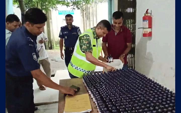 অটোরিকশার গোপন বক্সে মিলল ২০ লাখ টাকার মাদক