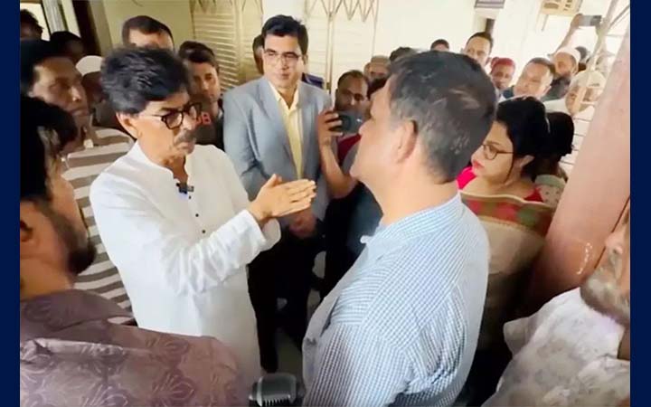 হাসপাতালে কৃষিমন্ত্রীর ক্ষোভ, 'হারপিক নিয়ে আসেন আমি ক্লিন করবো'
