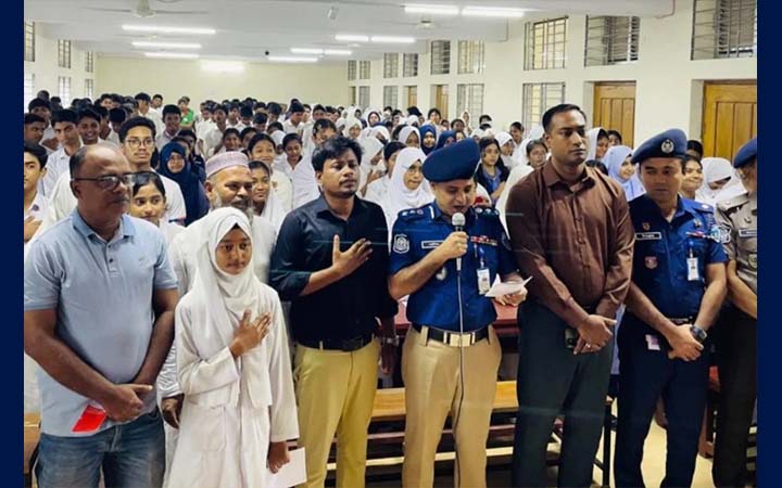 নোয়াখালীতে শিক্ষার্থীদের মাদক ও কিশোর অপরাধবিরোধী শপথ