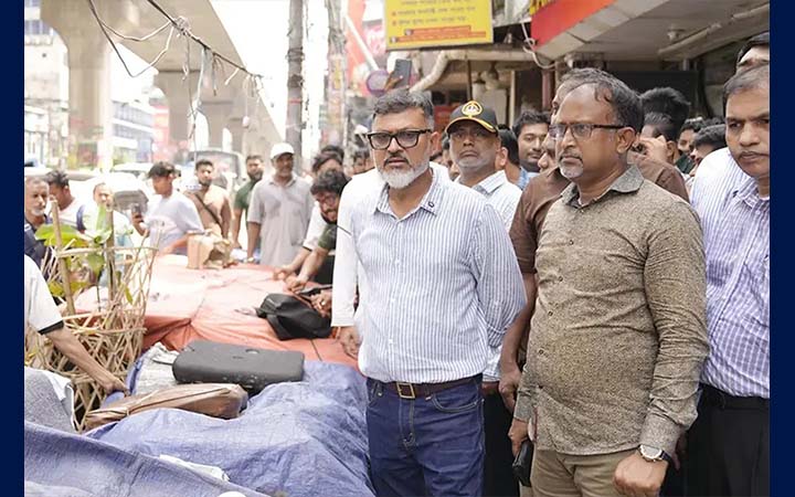 ফুটপাতে কোনো অবৈধ স্থাপনা থাকতে পারবে না : ডিএনসিসি প্রশাসক
