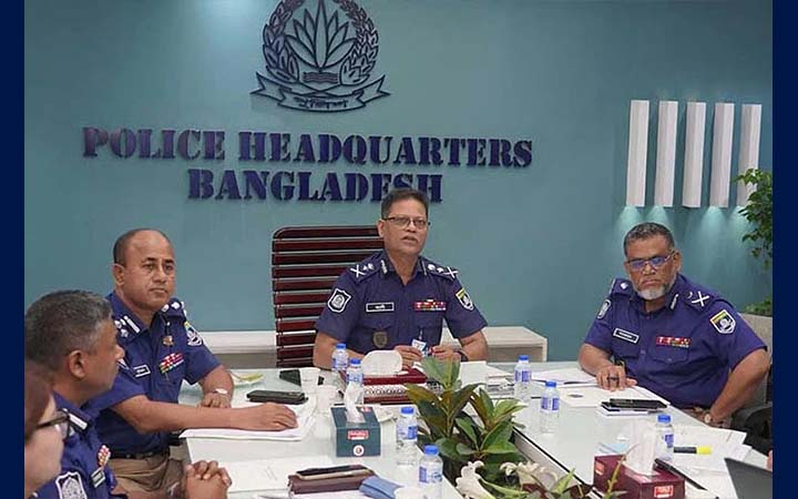 দুর্গাপূজায় নিরাপত্তা নিশ্চিতের নির্দেশ আইজিপির
