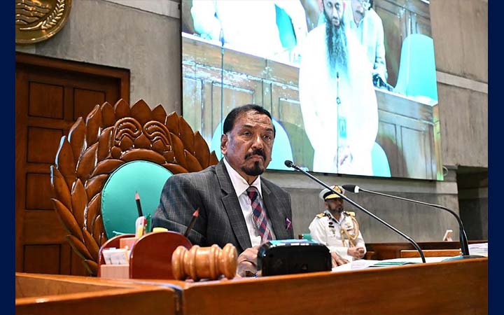 জরুরি সংবাদ সম্মেলন ডেকেছেন স্পিকার