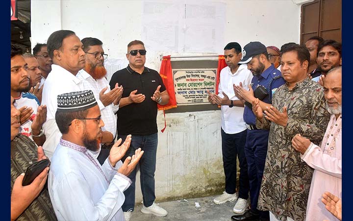 বগুড়ায় সুলতানগঞ্জ উচ্চ বিদ্যালয়ে নবনির্মিত প্রধান ফটকের উদ্বোধন