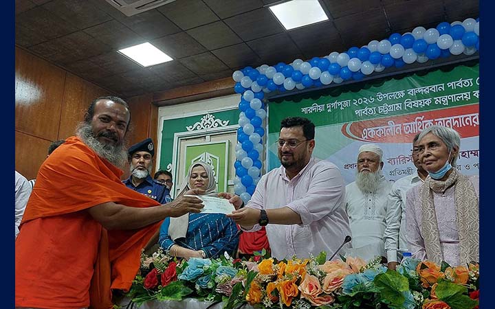 দুর্গাপূজায় নিরাপত্তা নিয়ে শঙ্কা নেই, গুজবে কান দেবেন না: মীর হেলাল