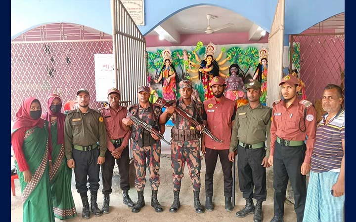 দুর্গাপূজার নিরাপত্তায় চুয়াডাঙ্গা-মেহেরপুর সীমান্তে ১২ প্লাটুন বিজিবি মোতায়েন