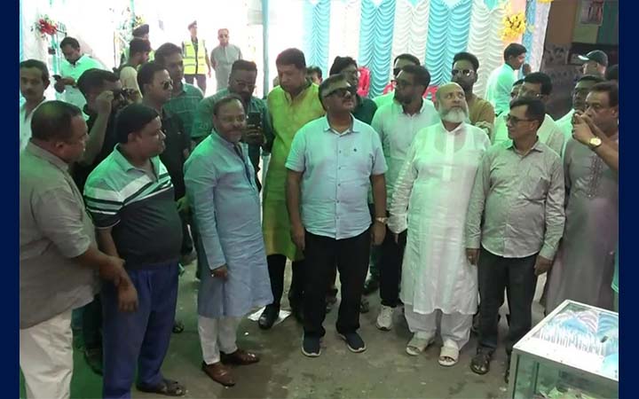 নাটোরে বিভিন্ন পূজামণ্ডপ পরিদর্শনে ভারতীয় সহকারী হাইকমিশনার