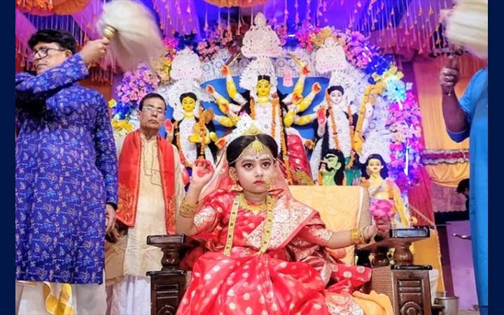 বগুড়ায় কুমারী পূজায় উপচে পড়া ভিড়