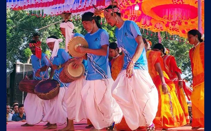 বীরগঞ্জে দুই শত বছরের ঐতিহ্যের আদিবাসী মিলনমেলা