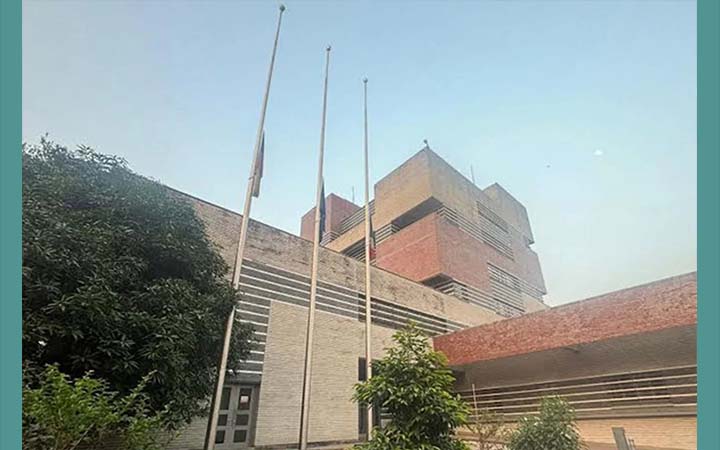 খালেদা জিয়ার সম্মানে বিভিন্ন দূতাবাসে পতাকা অর্ধনমিত