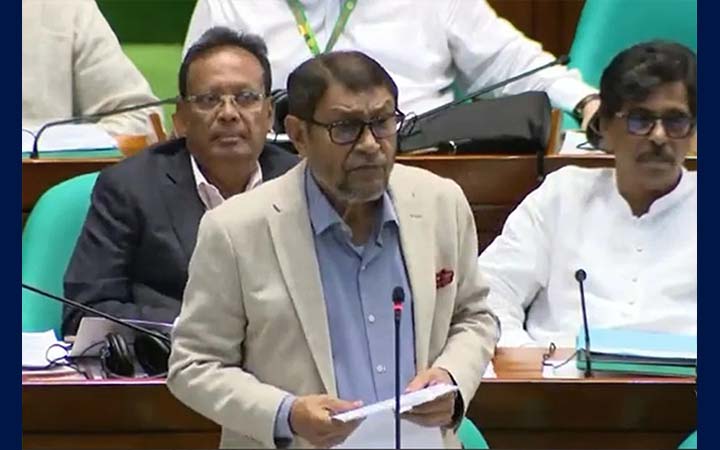 গ্রামীণ চিকিৎসা সেবায় ‘পল্লী ডাক্তার’ মডেল চালুর উদ্যোগ