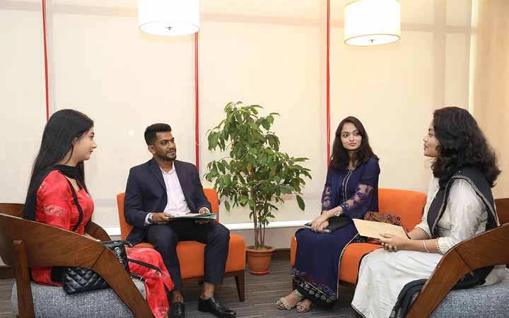 বেসরকারি সংস্থায় চাকরি, বেতন ৮০,০০০ টাকা, সপ্তাহে দুদিন ছুটি