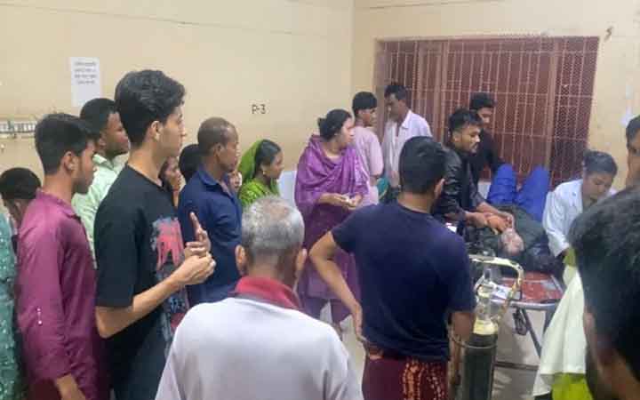 হবিগঞ্জে এসিডে নারী শ্রমিকের মুখ ঝলসে দিল সাবেক স্বামী