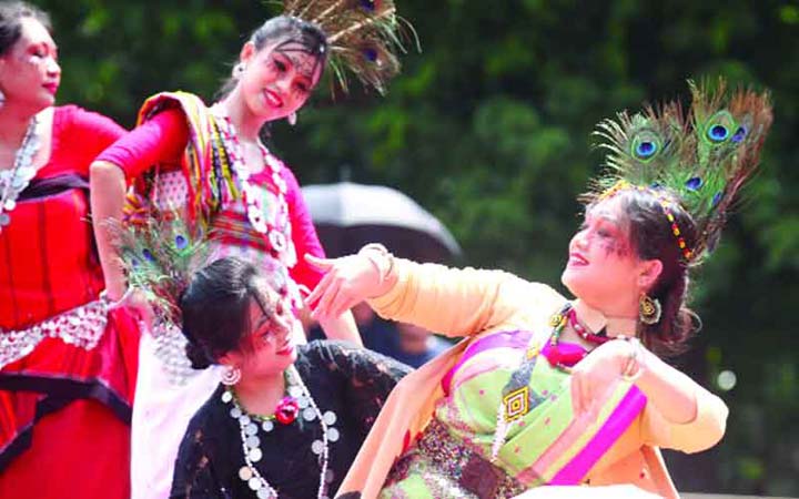 আজ বিশ্ব আদিবাসী দিবস