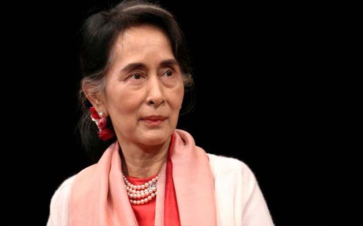 সুচি’র রায় পেছালো
