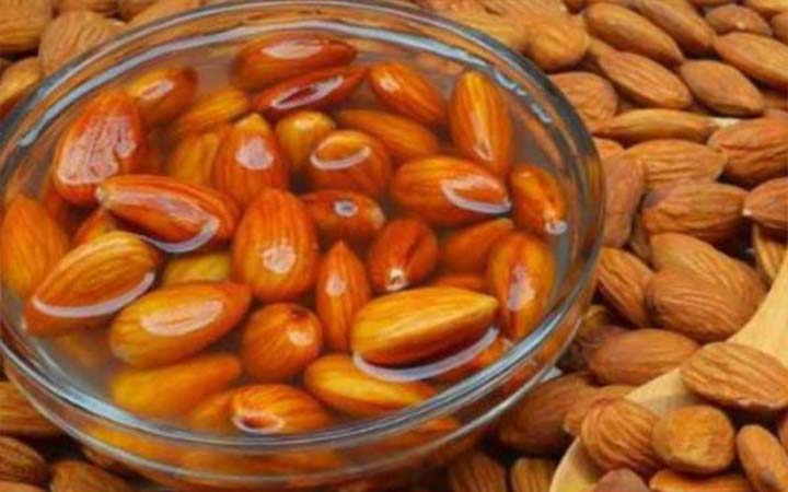 কাঠবাদাম ভিজিয়ে খাওয়ার উপকারিতা