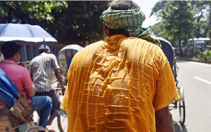 চুয়াডাঙ্গায় তাপদাহ: অতিপ্রয়োজন ছাড়া বাড়ি থেকে বের না হওয়ার জন্য পরামর্শ