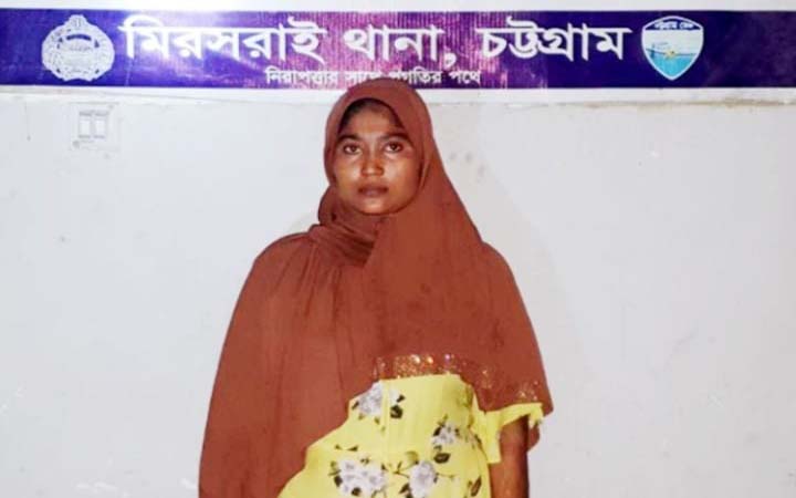 ঢাকাগামী বাস থেকে ইয়াবাসহ রোহিঙ্গা নারী আটক