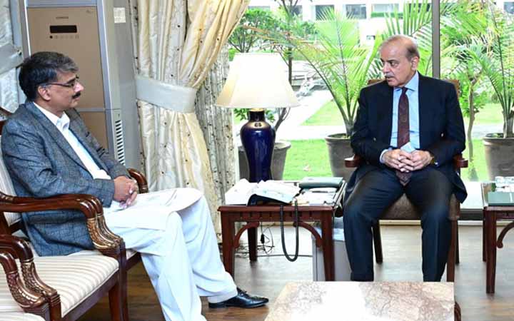 পাকিস্তানের তত্ত্বাবধায়ক প্রধানমন্ত্রী কে এই আনোয়ারুল হক?