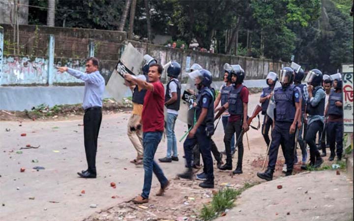 চবিতে ছাত্রলীগের ২ গ্রুপের সংঘর্ষে আহত ১০