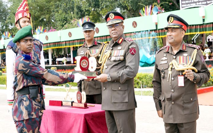 বিজিবির ১০০তম রিক্রুট ব্যাচের প্রশিক্ষণ সমাপনী কুচকাওয়াজ অনুষ্ঠিত