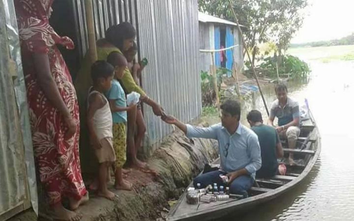 বন্যার্তদের পাশে কমিউনিটি ক্লিনিকের ১৪ হাজার স্বাস্থ্যকর্মী