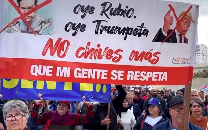 হাভানায় মার্কিন দূতাবাসের সামনে কিউবানদের বিক্ষোভ