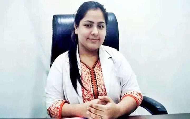 টাক মাথায় চুল গজাতে গিয়ে দুই প্রকৌশলীর মৃত্যু