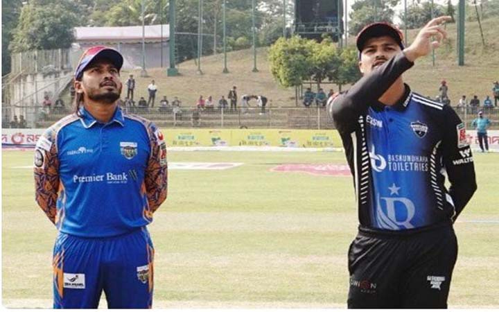 টস জিতে ফিল্ডিংয়ে রংপুর