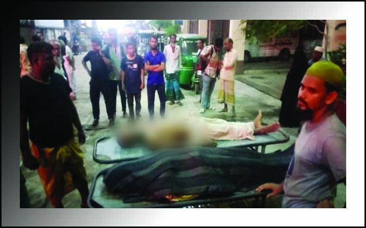 সড়ক দুর্ঘটনায় মা-ছেলেসহ নিহত ৩