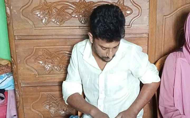 সিদ্ধিরগঞ্জে বাসস্ট্যান্ডের নিয়ন্ত্রণে বাধা, চালককে রাতভর নির্যাতনের অভিযোগ