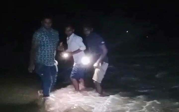 সুনামগঞ্জে ঢলের পানিতে মাসহ ২ সন্তান নিখোঁজ