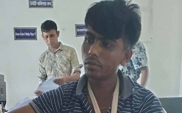 পুলিশ সোর্সকে কুপিয়ে পায়ের রগ কেটে দিল মাদককারবারিরা