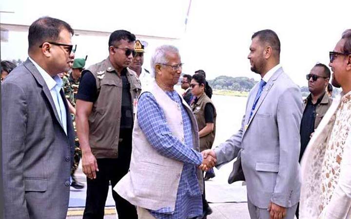 চট্টগ্রাম পৌঁছেছেন প্রধান উপদেষ্টা