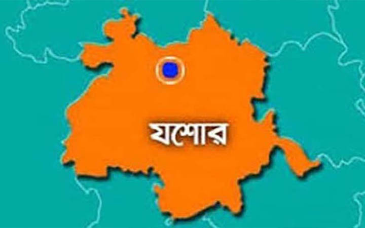 যশোরে শীতের সাথে বৃষ্টি, দুর্ভোগে কর্মজীবি