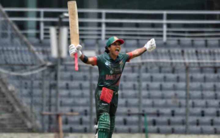 ভারতের বিপক্ষে সেঞ্চুরি করে রেকর্ড বইয়ে ফারজানা