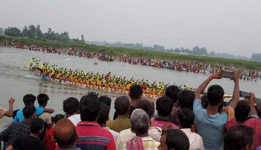 ঘোড়াঘাটে ঐতিহাসিক নৌকা বাইচ প্রতিযোগিতা অনুষ্ঠিত