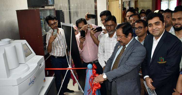 বিএসএমএমইউতে রক্তের এক নমুনা দিয়ে ৫০ জটিল রোগ নির্ণয়