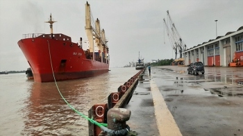 রূপপুর বিদ্যুৎকেন্দ্রের মেশিনারিজ নিয়ে মোংলায় রুশ জাহাজ