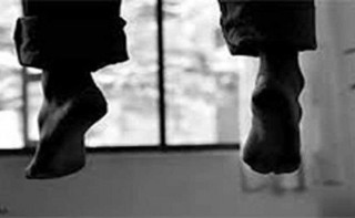 মায়ের সাথে অভিমান করে যুবকের আত্মহত্যা