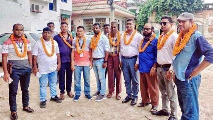 সাংবাদিকরা সমাজের দর্পণ