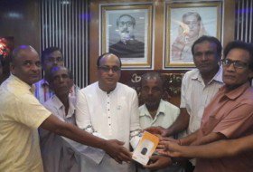 দৌলতপুরের ১৪ পুজামন্ডপে সিসি ক্যামেরা দিলেন উপজেলা চেয়ারম্যান